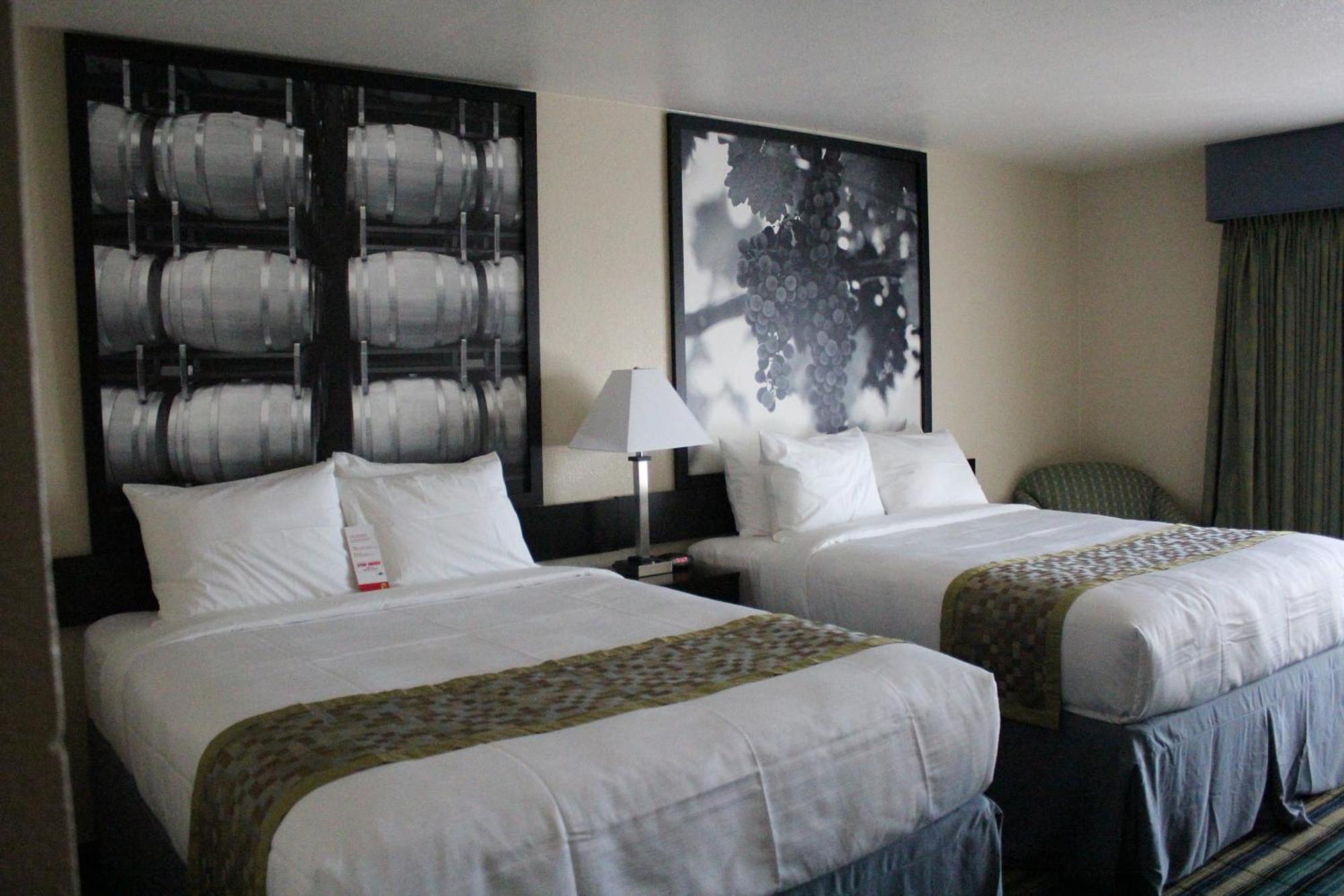 Super 8 By Wyndham Vallejo/Napa Valley Extérieur photo